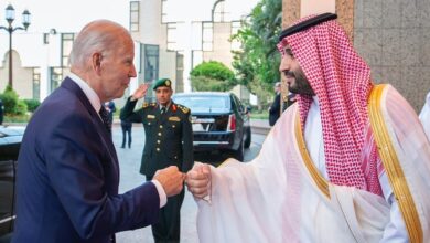 صورة واشنطن تعلق على مصافحة “القبضة” بين محمد بن سلمان وبايدن