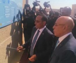 صورة الرئيس يدشن منصة لتخزين و تبريد الأسماك بمقر الشركة الوطنية لتوزيع الأسماك