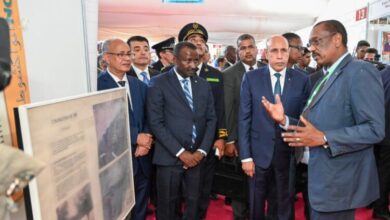 صورة غزواني يزور معارض نواكشوط عاصمة للثقافة في العالم الإسلامي