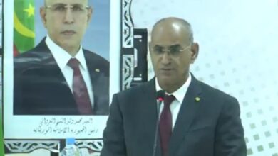 صورة الناطق بإسم الحكومة يوضح أسباب توقف الاشغال في طريق آمرج – عدل بگرو