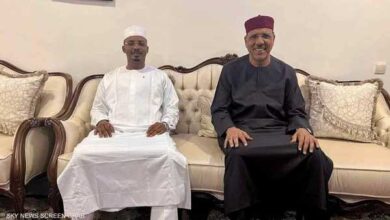 صورة في أول ظهور له.. رئيس النيجر المعزول يلتقي الرئيس التشادي