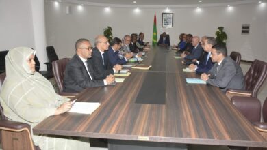 صورة الوزير الأول يلزم بإعداده خطة عمل واضحة لمحاربة الفساد