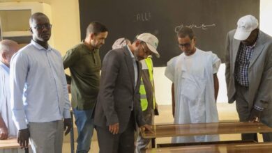 صورة ولد بد يزور مدرسة المرحوم القطب أممه بعد اكتمال الأشغال فيها