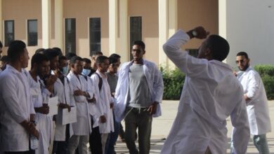 صورة تعليق إضراب طلاب كلية الطب بعد التوصل لاتفاق بين الإدارة وممثلي الطلاب