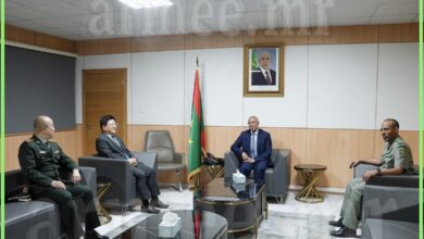 صورة وزير الدفاع يستقبل سفير جمهورية الصين الشعبية المعتمد لدى موريتانيا