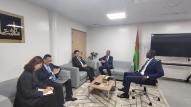 صورة وزير المعدان والصناعة يستقبل السفير الصيني بنواكشوط لبحث آفاق التعاون المشترك