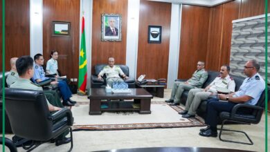 صورة قائد الأركان العامة للجيوش المساعد يستقبل وفدا عسكريا طبيا من الجيش الشعبي الصيني