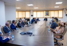 صورة وزير الطاقة والنفط يبحث مع وفد استثماري أمريكي آفاق الشراكة في الغاز والطاقات المتجددة