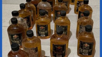 صورة الدرك الوطني في روصو يضبط كمية من الخمور بحوزة مسافر أجنبي