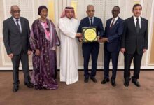 صورة الدبلوماسيون الأفارقة في الدوحة يحتفون بوزير الثقافة الموريتاني بمناسبة انتهاء مهامه سفيرا لدى قطر.