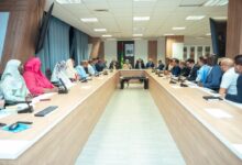 صورة وزيرة الصحة تجتمع بالقائمين على المراكز الصحية الجديدة بنواكشوط وتدعو لتقديم خدمة على مدار الساعة
